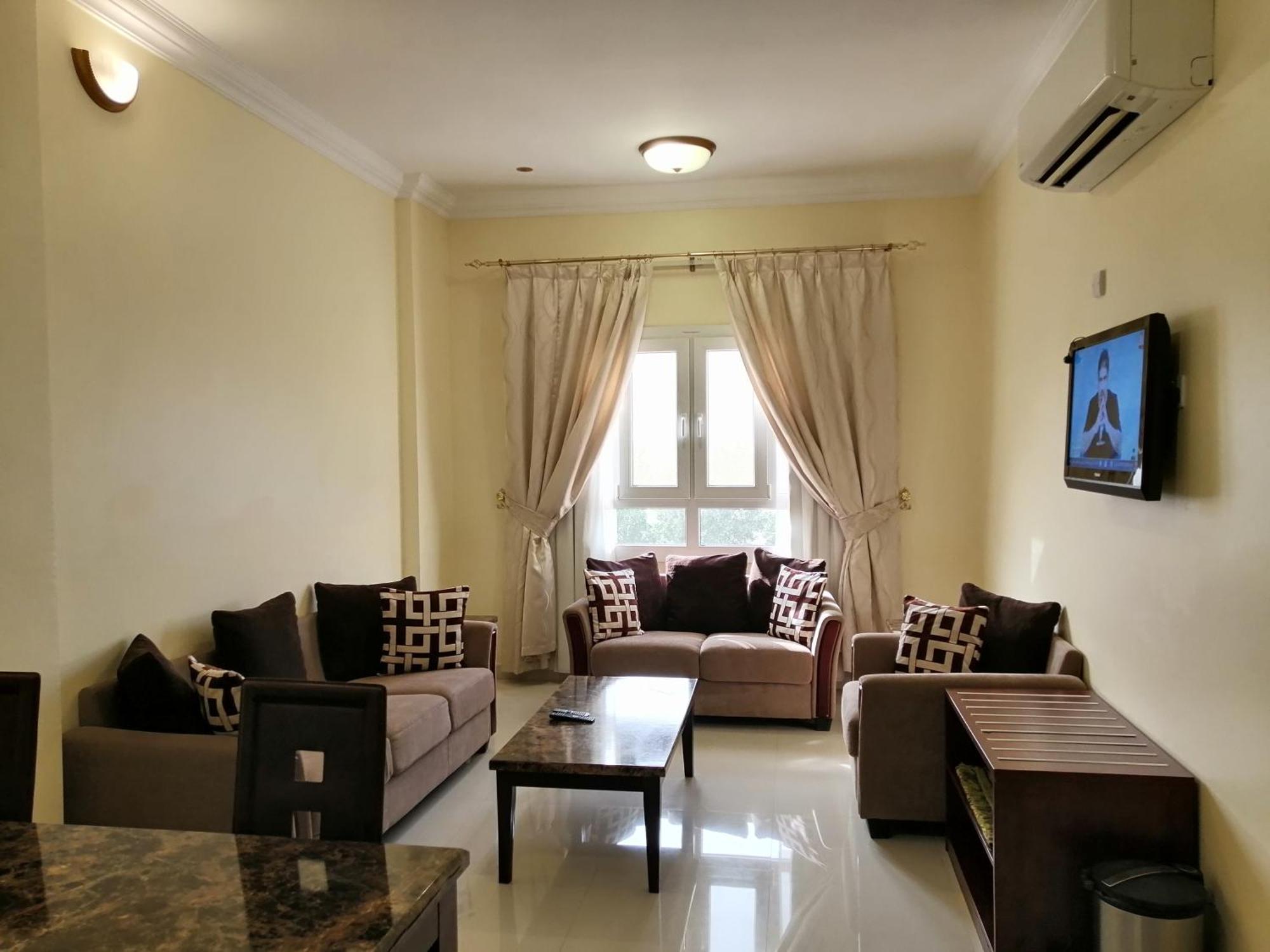 Nizwa Hotel Apartments Bagian luar foto