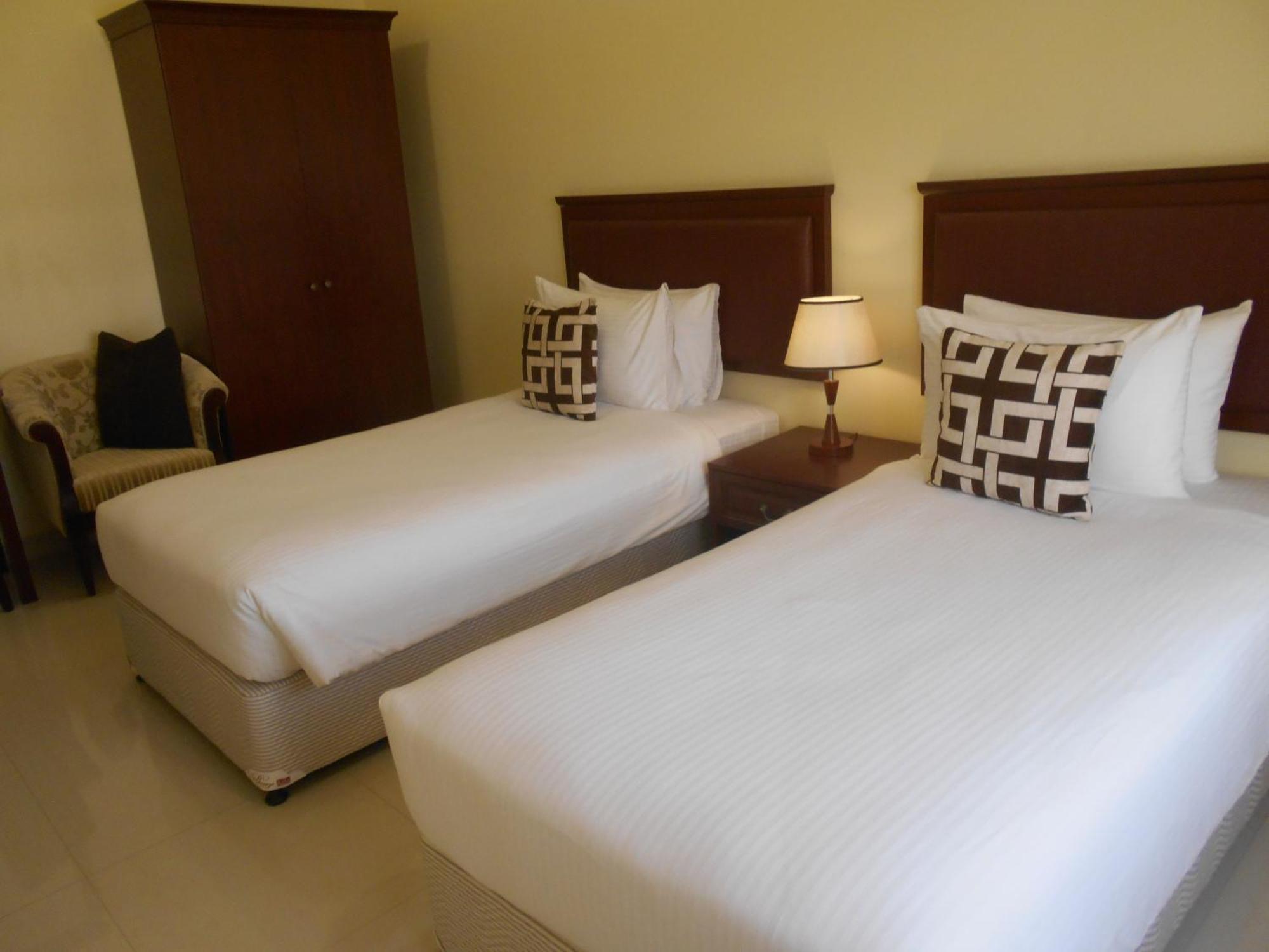Nizwa Hotel Apartments Bagian luar foto