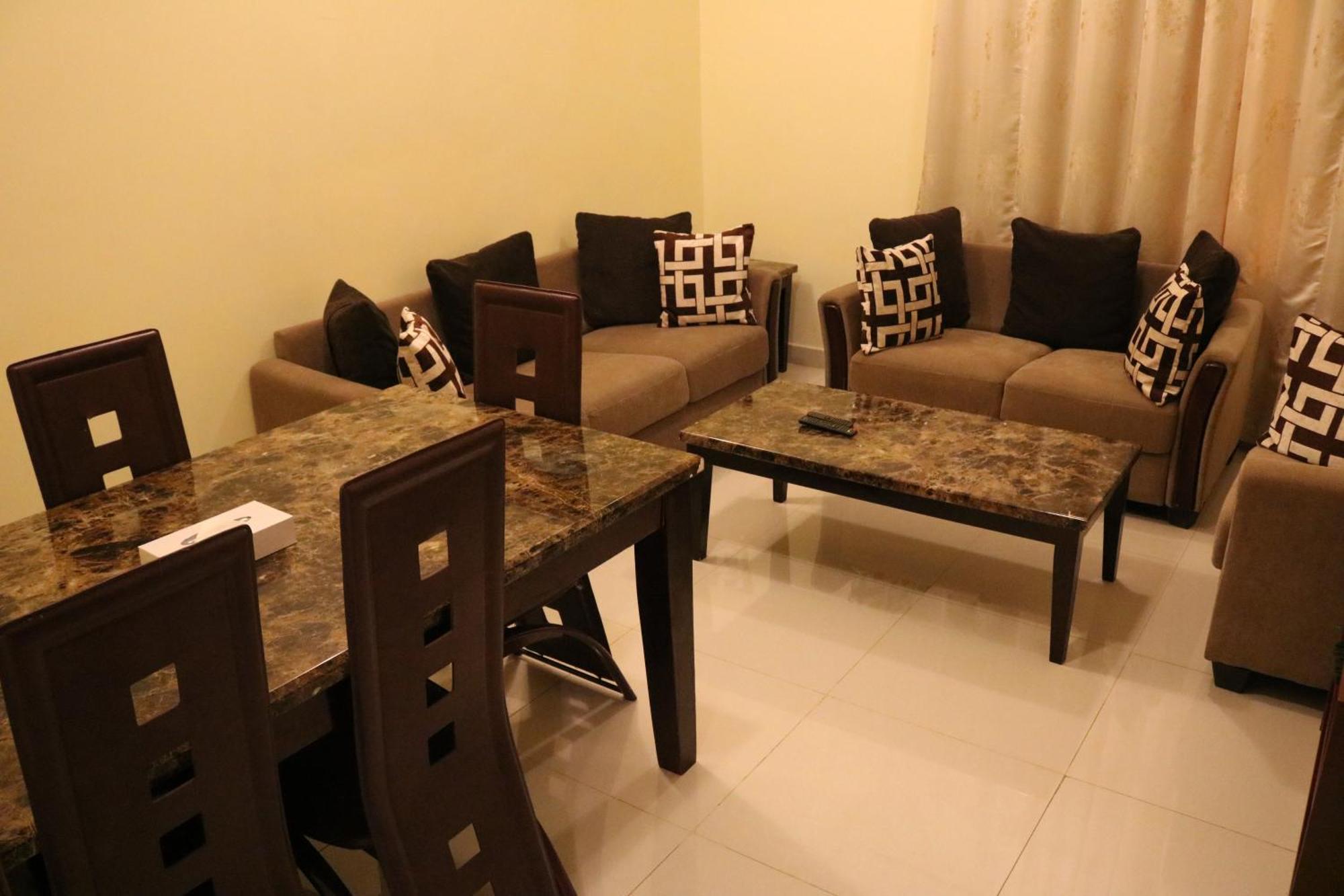 Nizwa Hotel Apartments Bagian luar foto