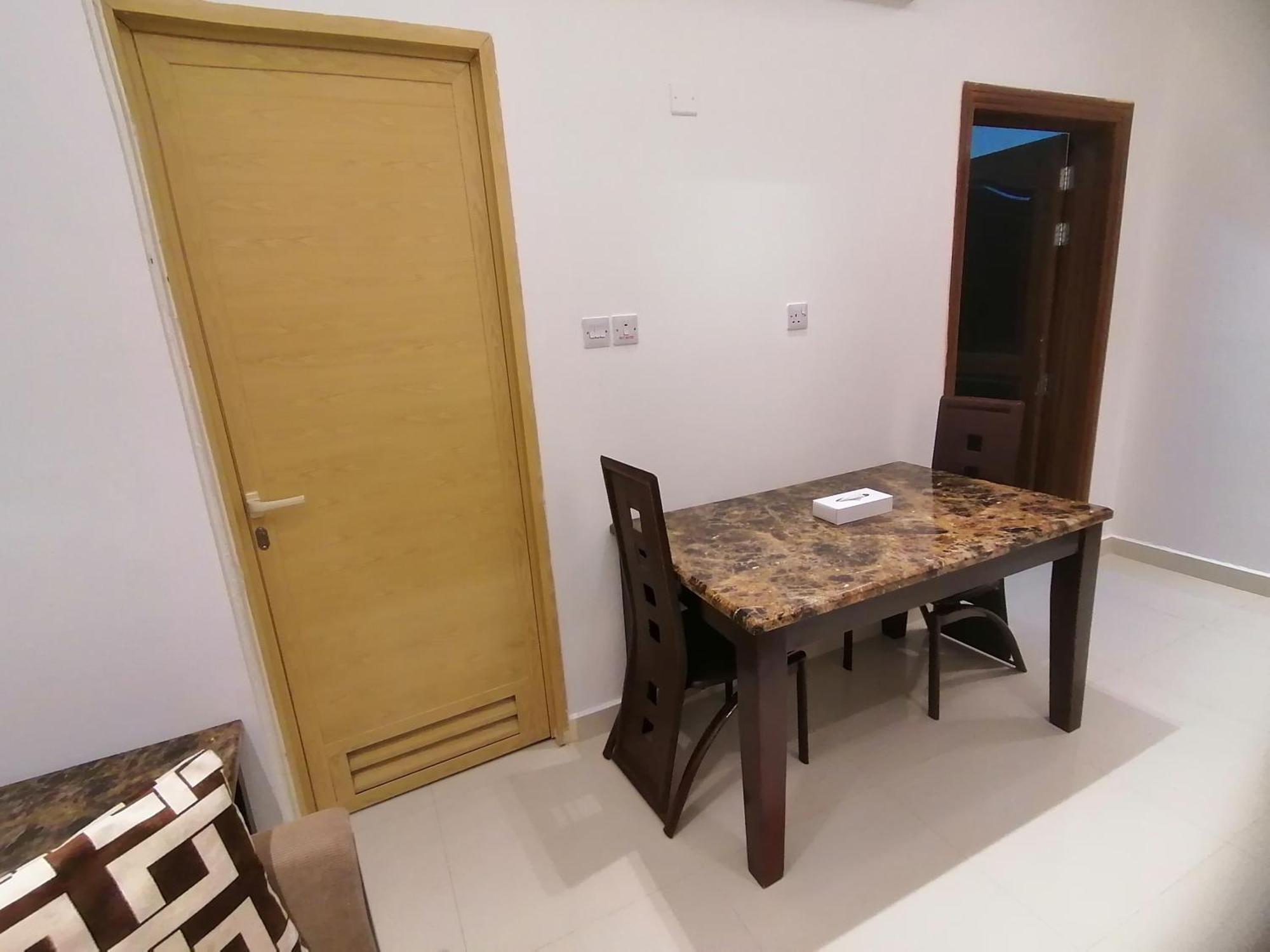 Nizwa Hotel Apartments Bagian luar foto