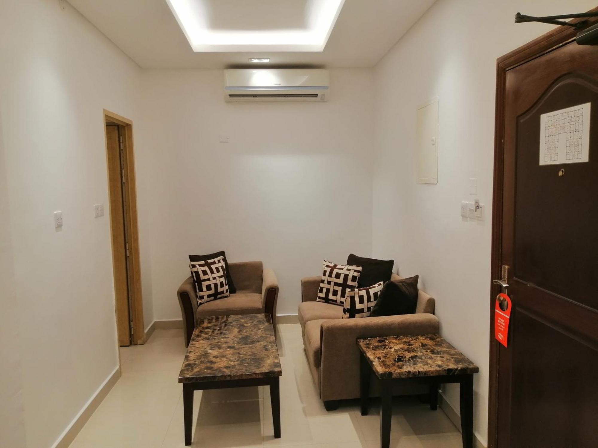 Nizwa Hotel Apartments Bagian luar foto