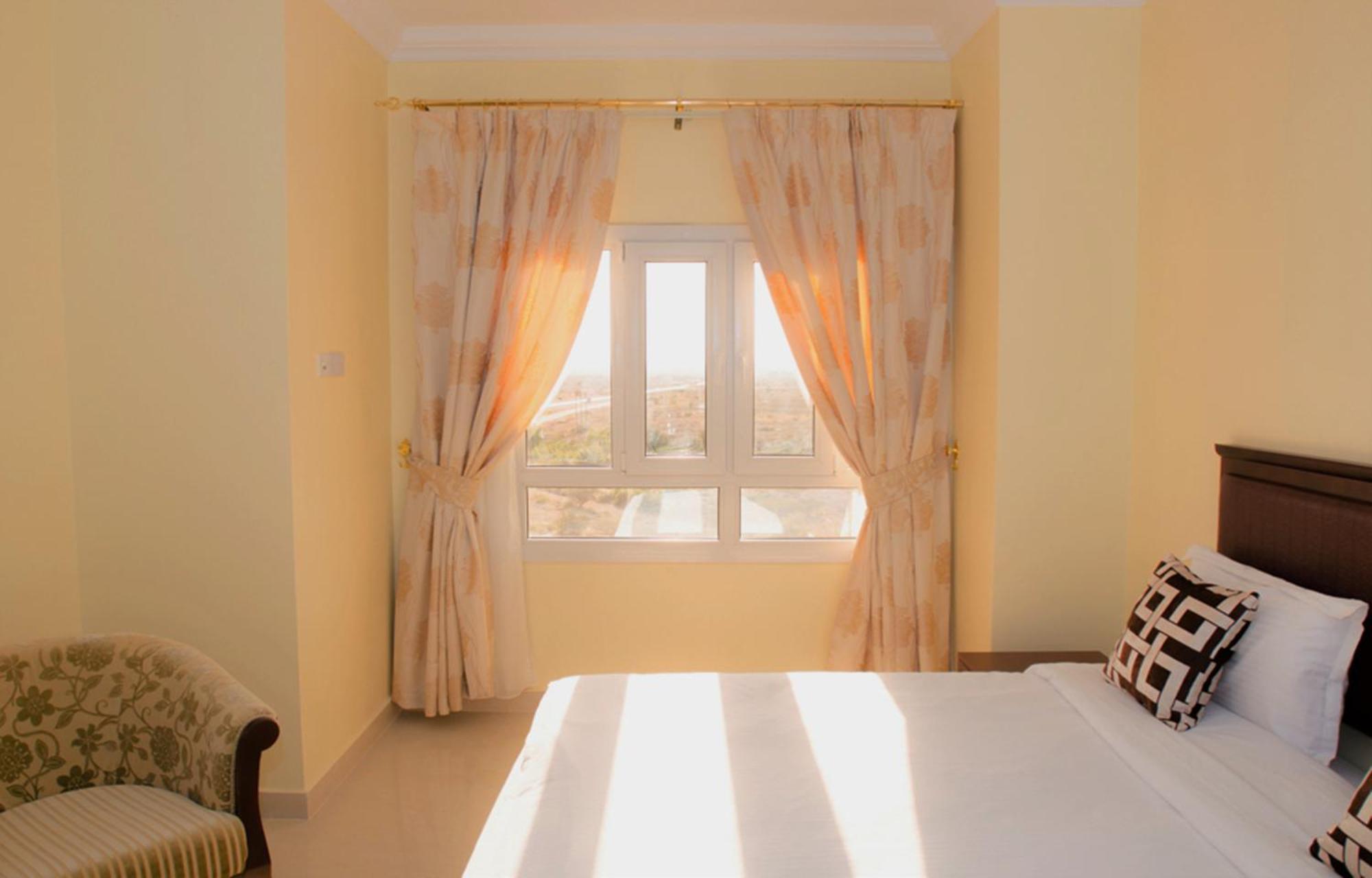 Nizwa Hotel Apartments Bagian luar foto