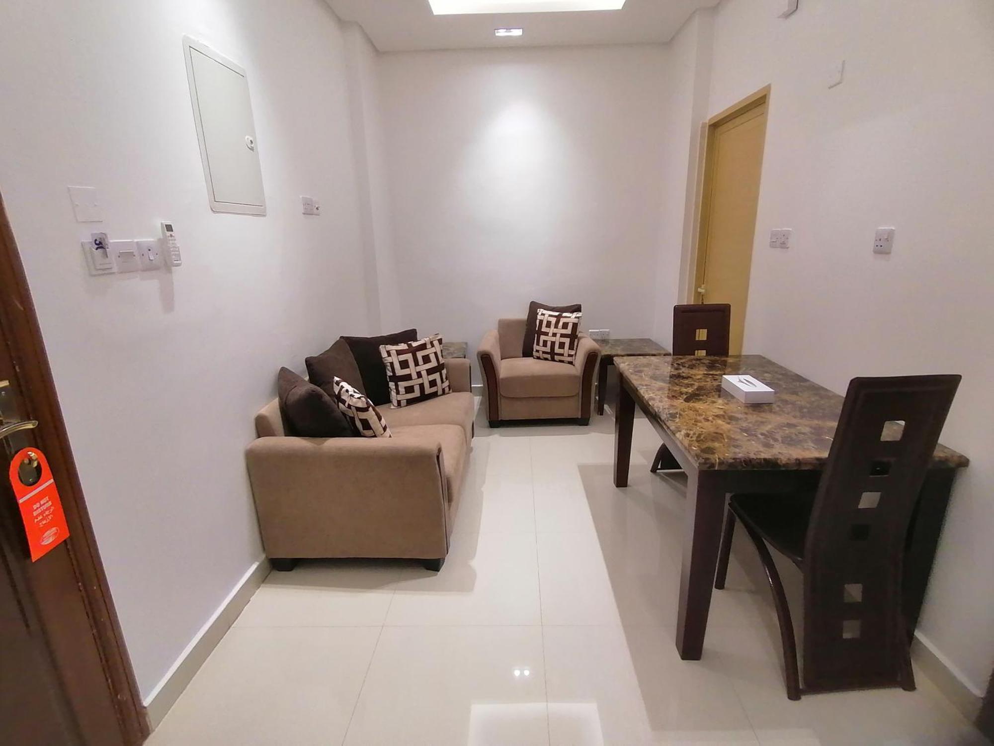 Nizwa Hotel Apartments Bagian luar foto