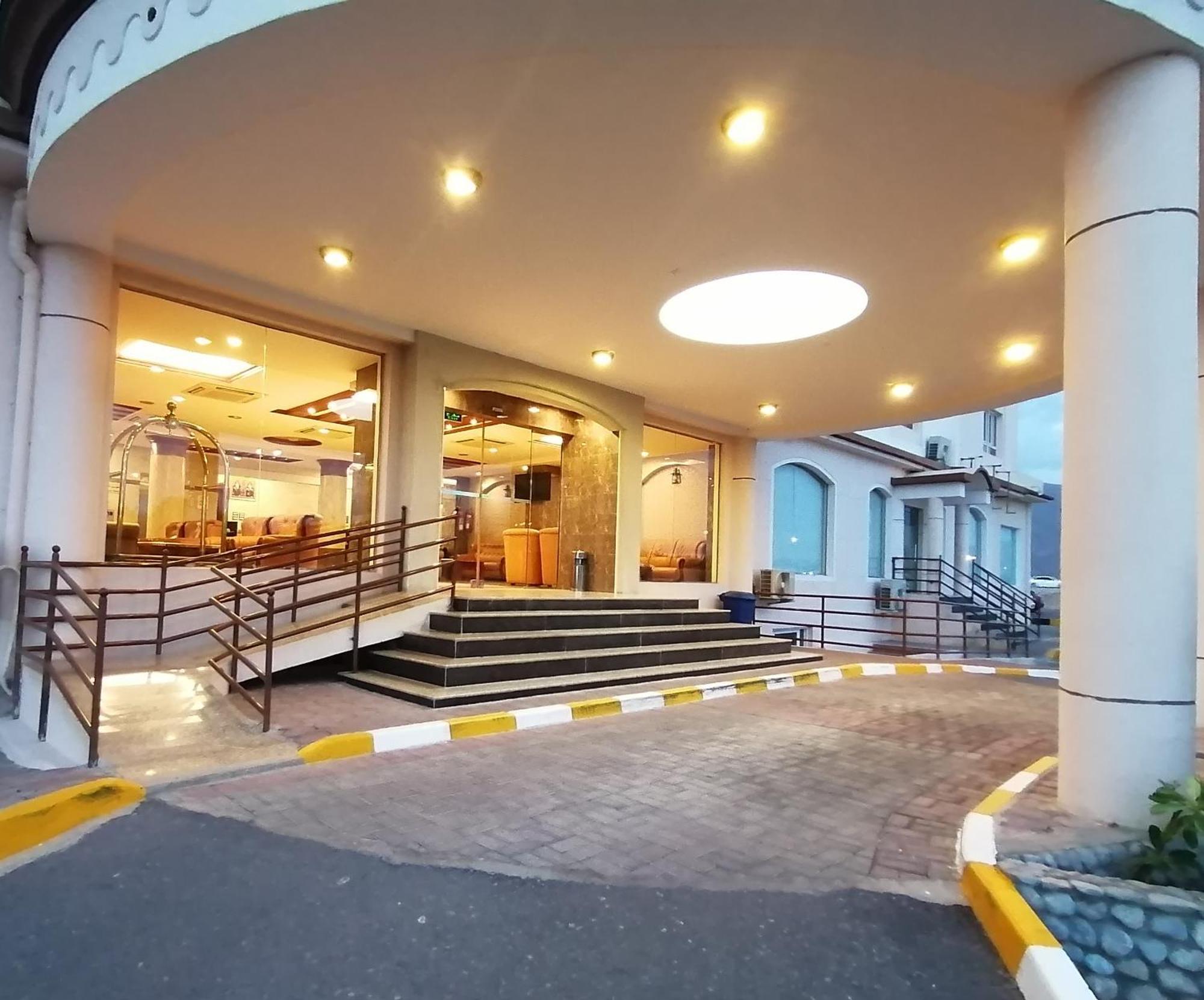 Nizwa Hotel Apartments Bagian luar foto