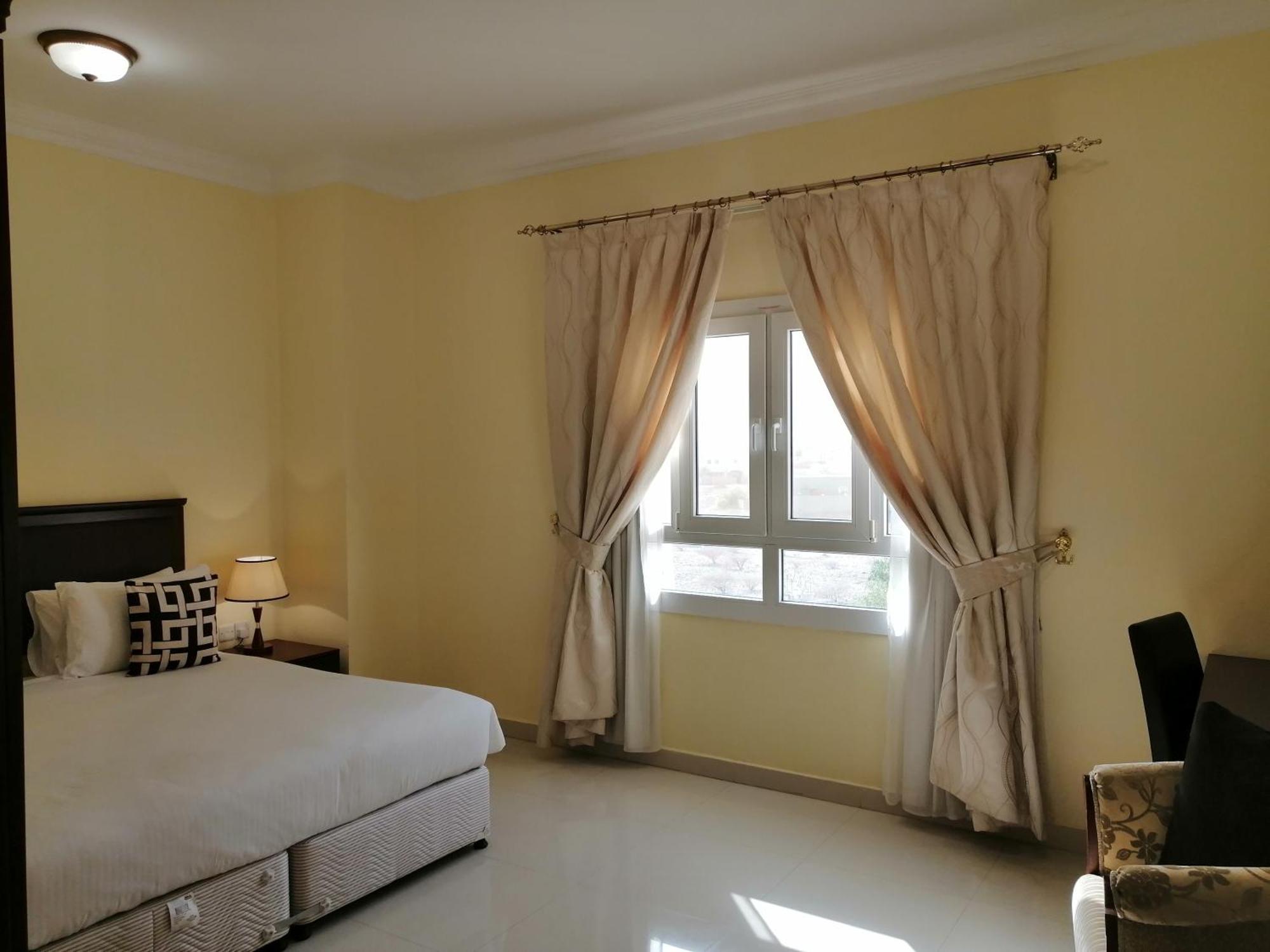 Nizwa Hotel Apartments Bagian luar foto