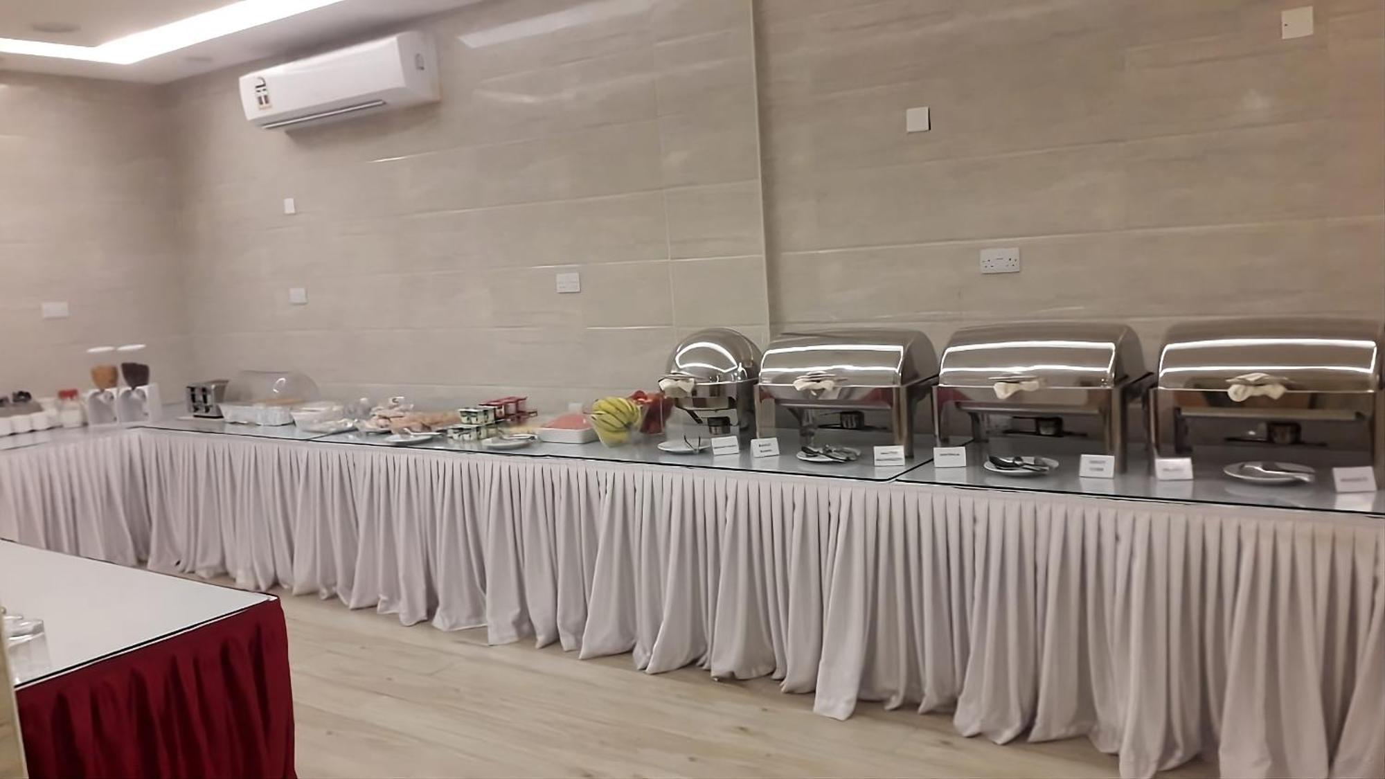 Nizwa Hotel Apartments Bagian luar foto